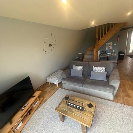 Widgeon Bespoke Cabin Is Lakeside With Private Fishing Peg, Hot Tub Situated At Tattershall Lakes Country Park エクステリア 写真