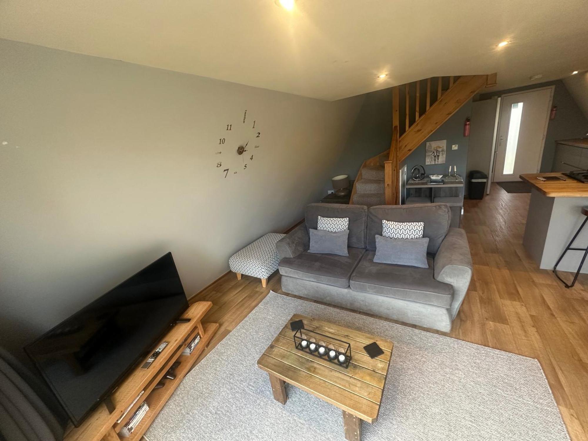 Widgeon Bespoke Cabin Is Lakeside With Private Fishing Peg, Hot Tub Situated At Tattershall Lakes Country Park エクステリア 写真